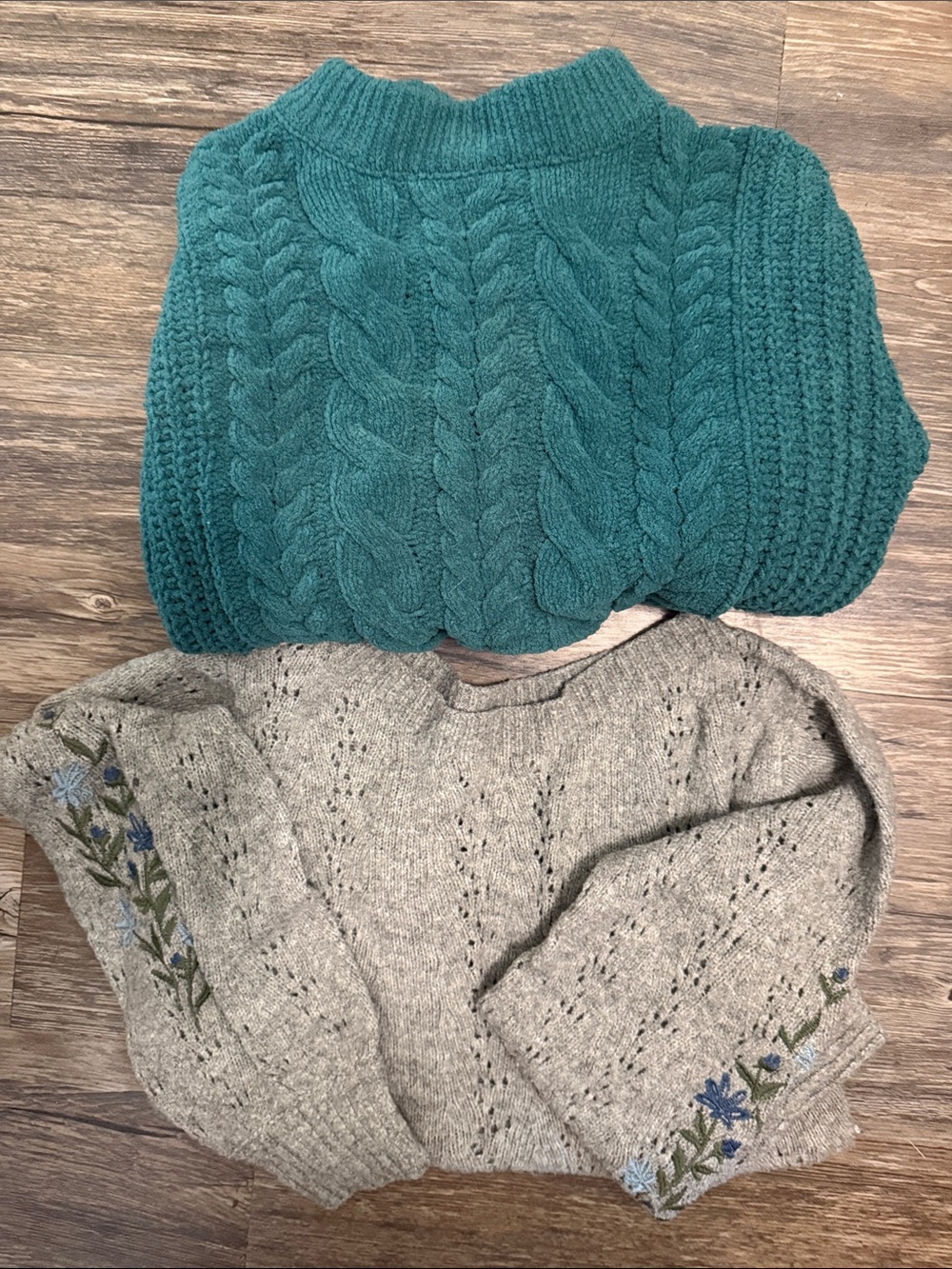 Abercrombie Kids Girls Sweater Bundle Size 7/8 Teal Green Gray Floral Embroidery